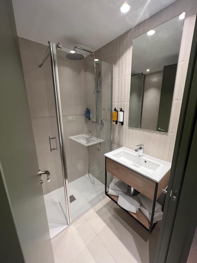 Hotel H4