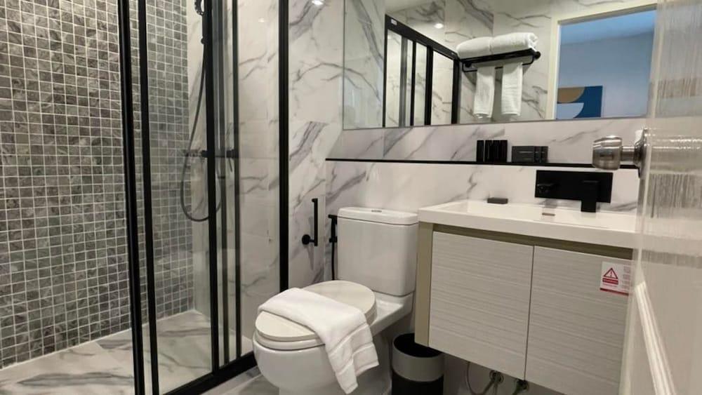Oakwood Suites Tiwanon Bangkok