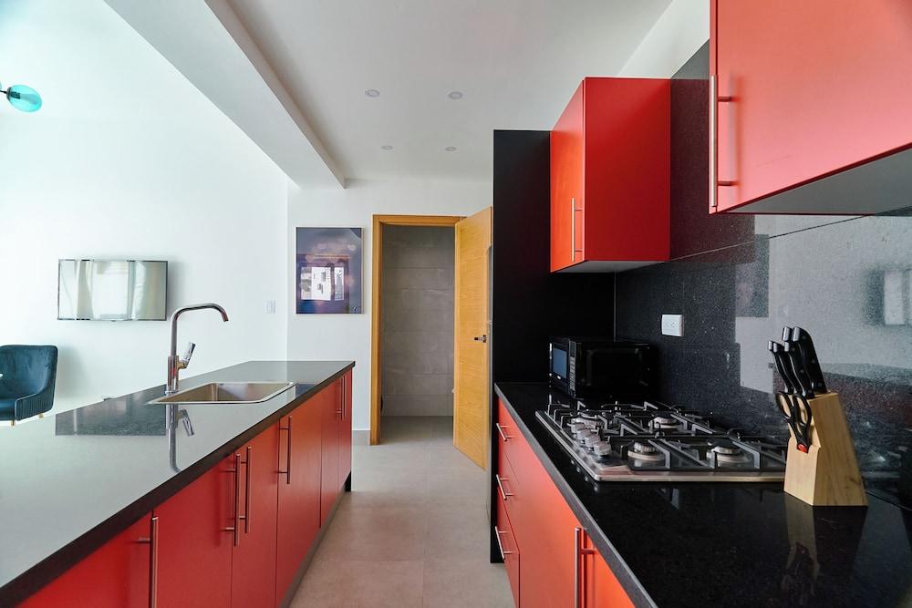 Central Suites Tower