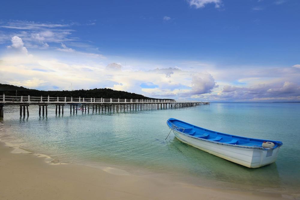 Eden Beach Resort