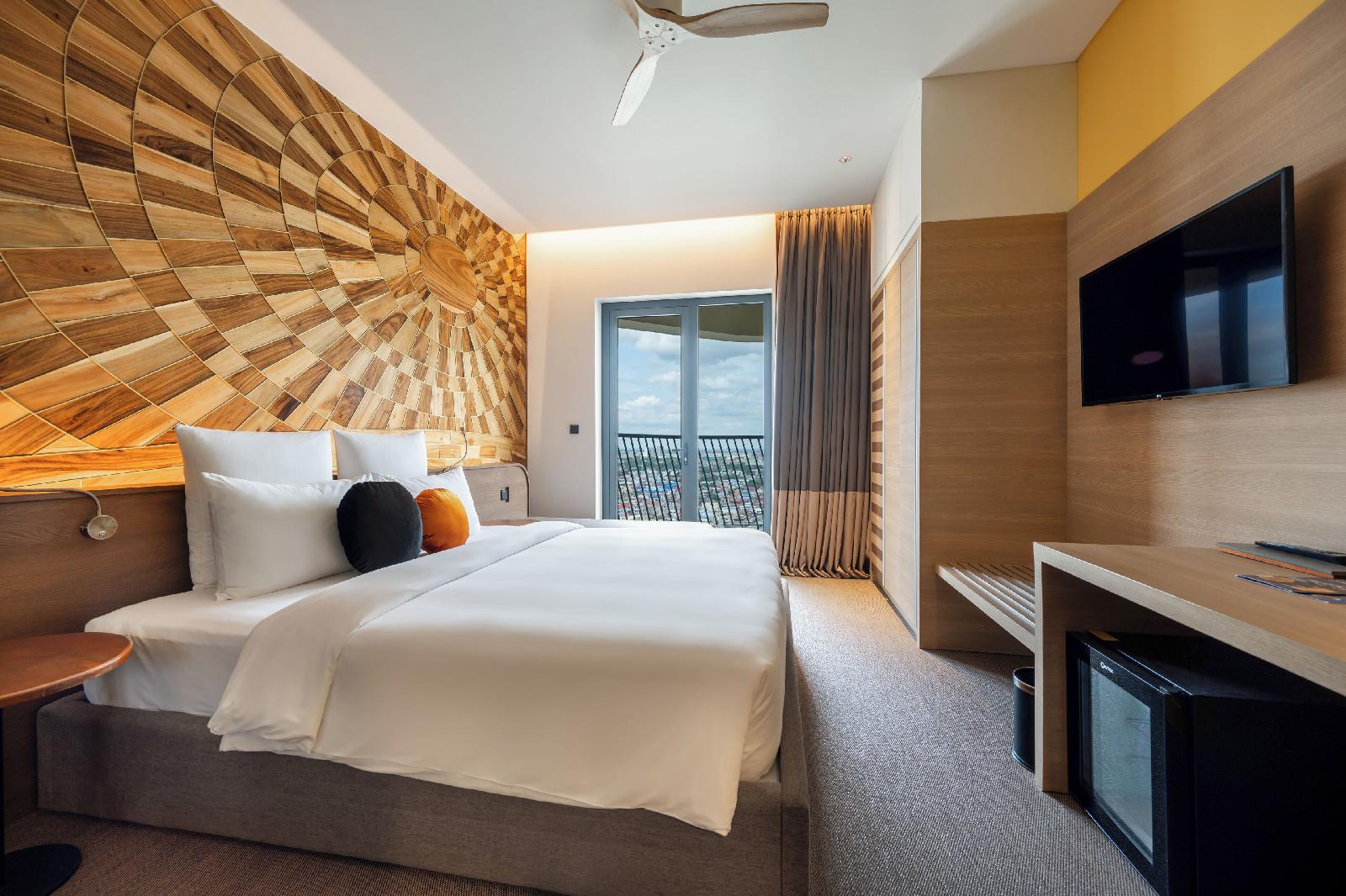 SUN & MOON Riverside Hotel