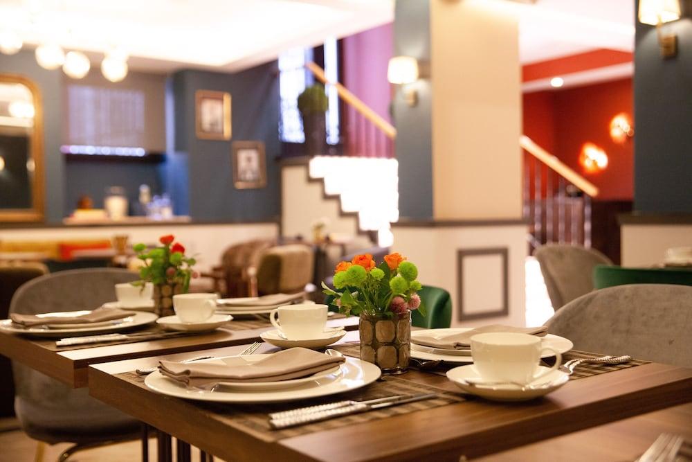 The Fox Hotels