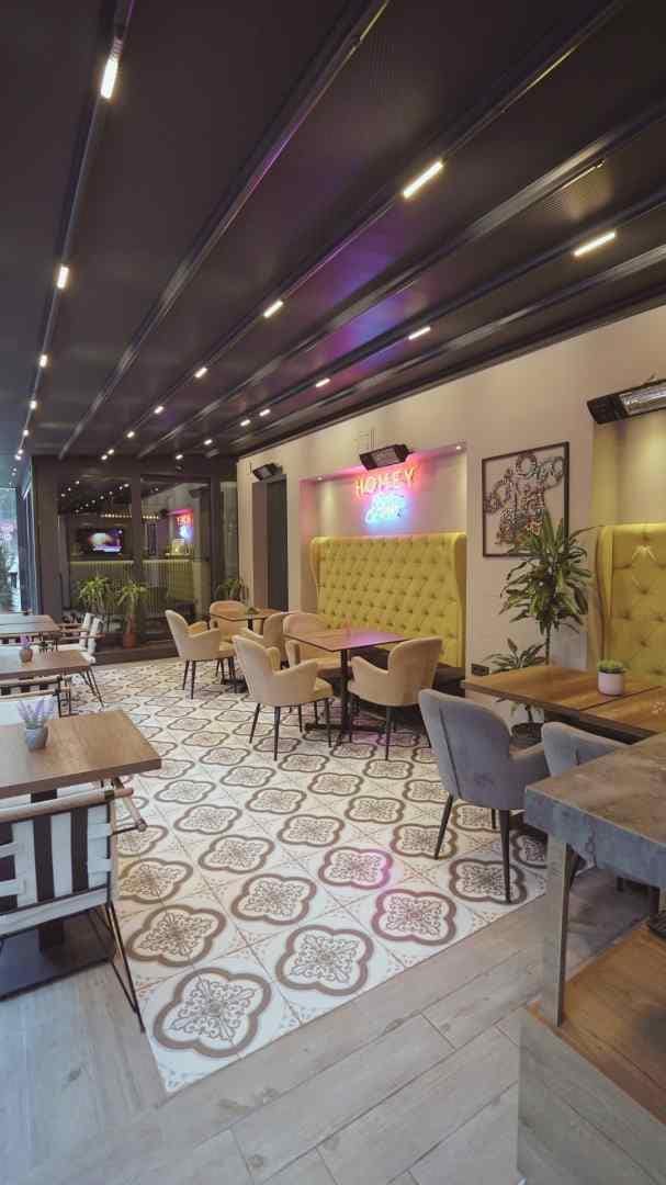 Homey AirPort Hotel