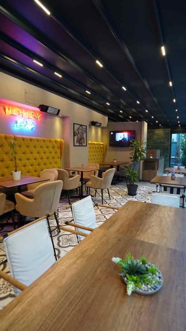 Homey AirPort Hotel