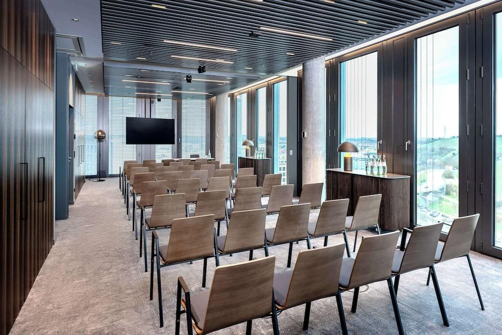 Radisson Blu Hotel At Porsche Design Tower Stuttgart