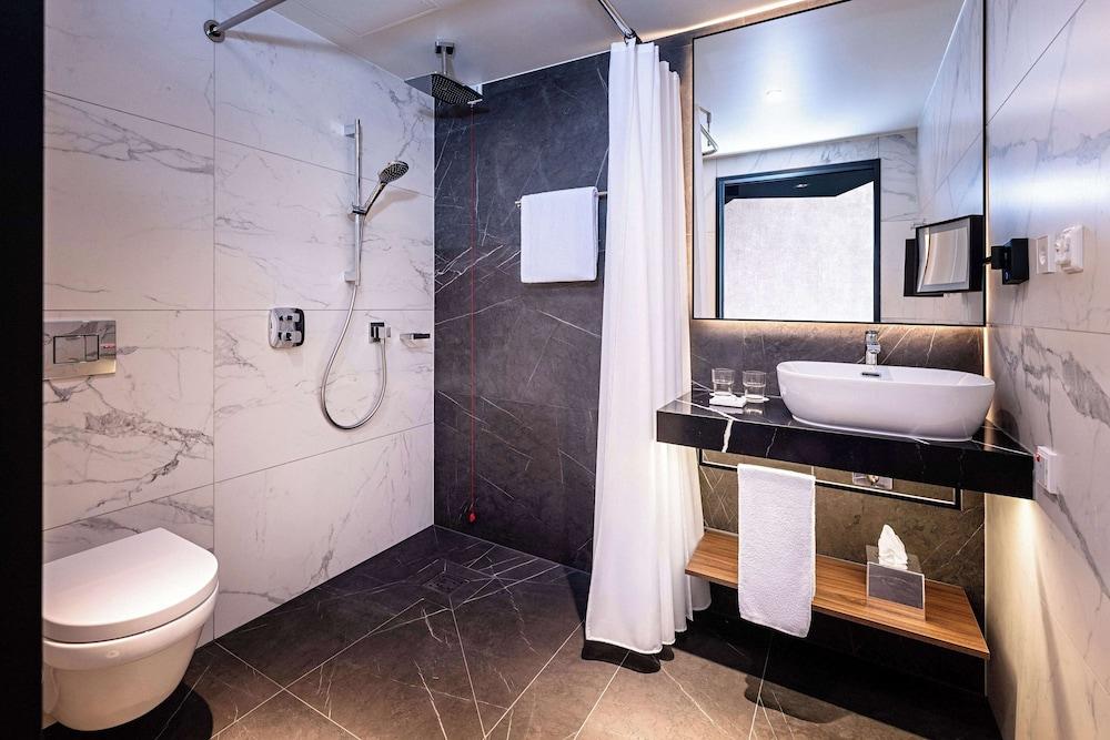Radisson Blu Hotel At Porsche Design Tower Stuttgart