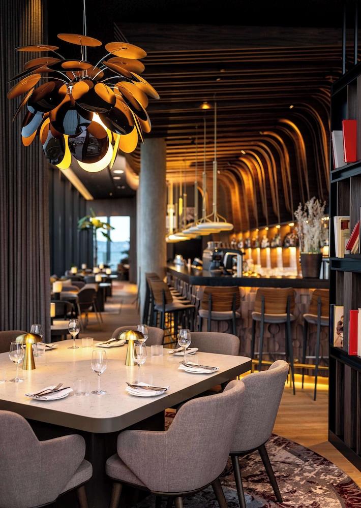 Radisson Blu Hotel At Porsche Design Tower Stuttgart