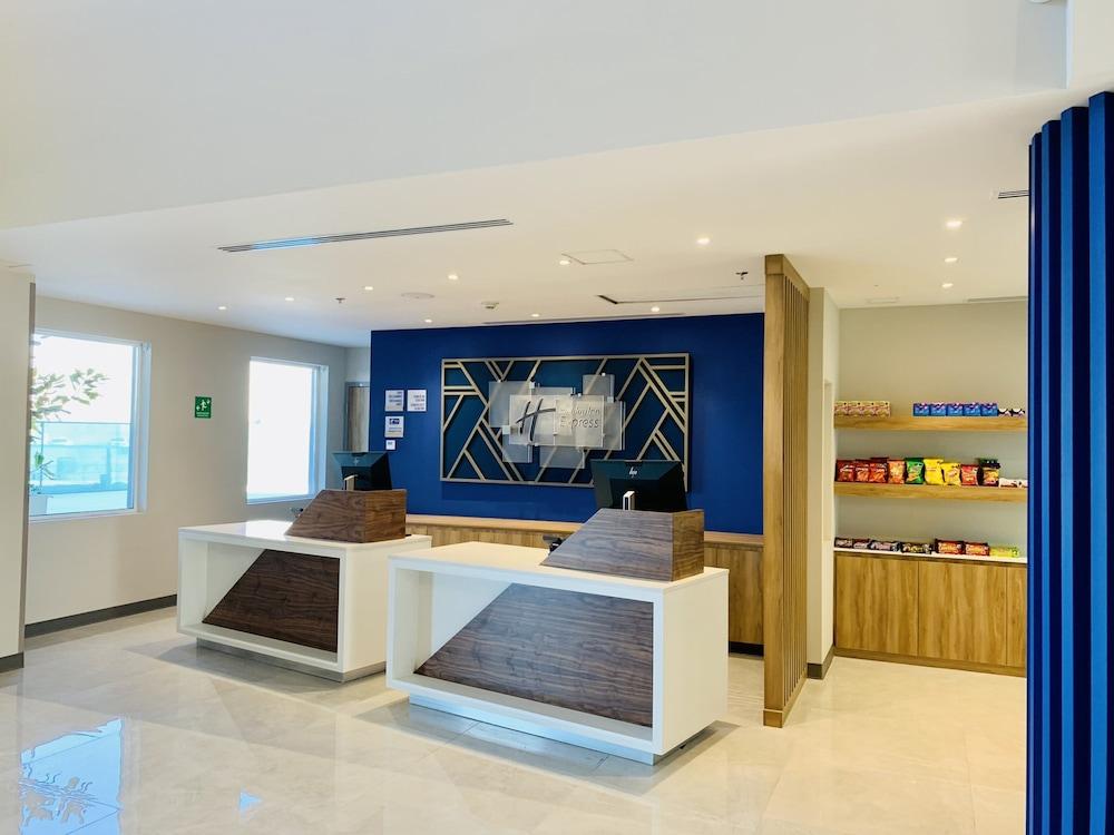 Holiday Inn Express Guadalajara Vallarta Poniente
