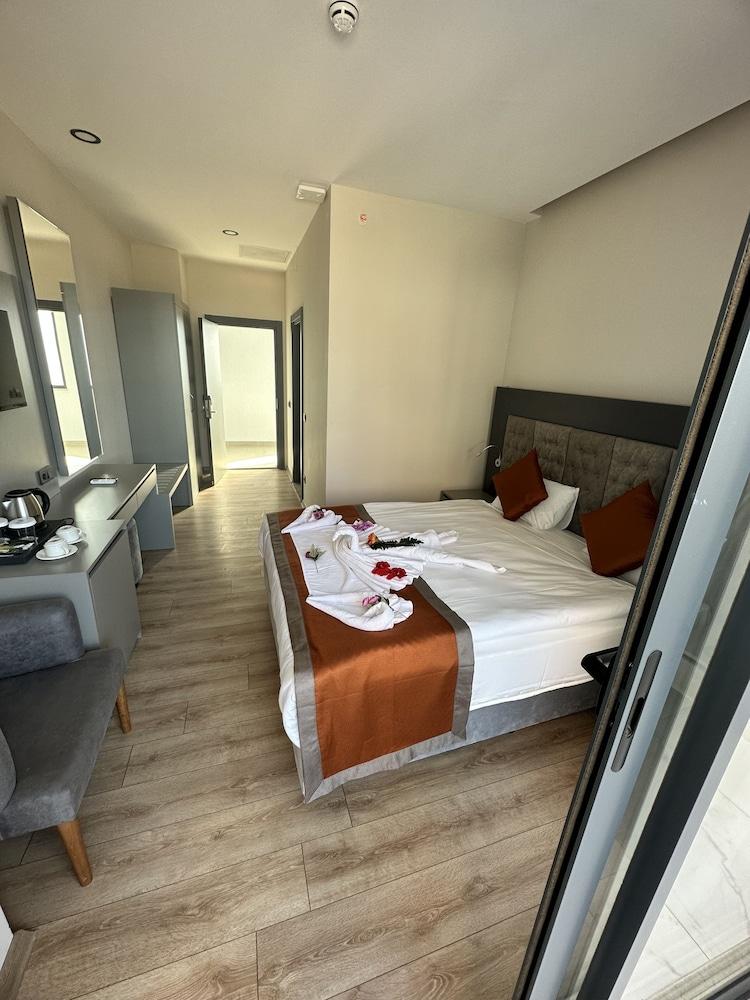 Side Golden Rock Hotel & Spa