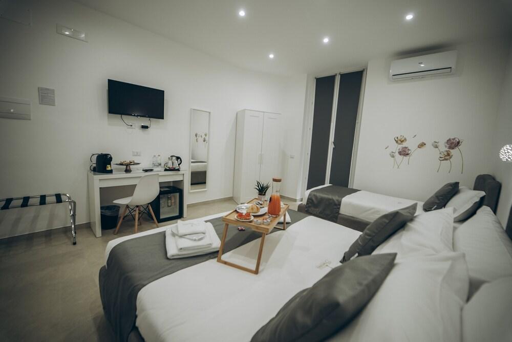 Dimora Fantasia Charme B&B