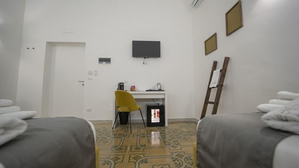 Dimora Fantasia Charme B&B