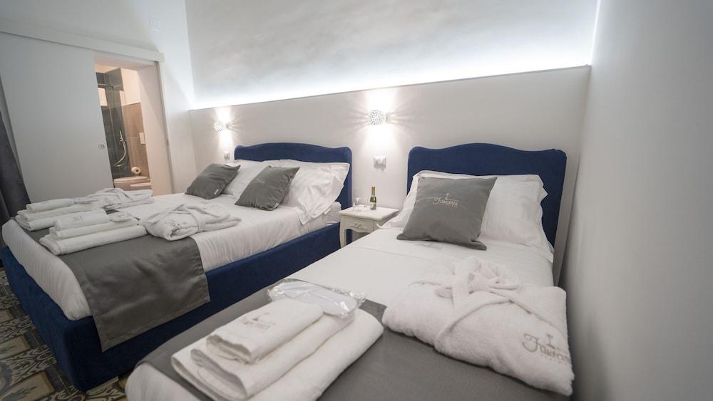 Dimora Fantasia Charme B&B