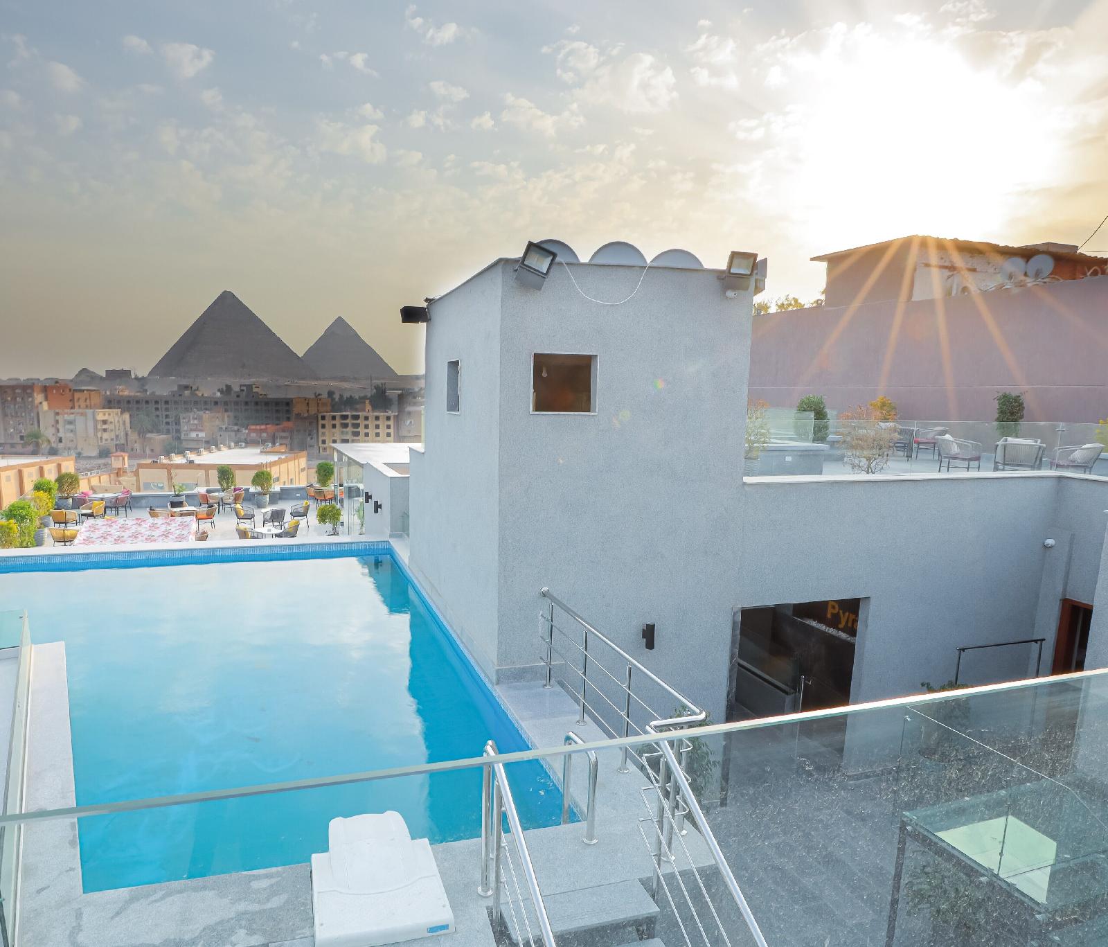 Pyramid Front Hotel