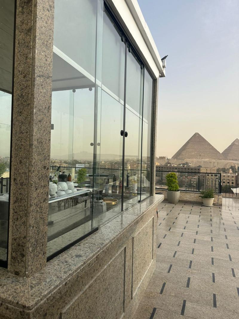 Pyramid Front Hotel