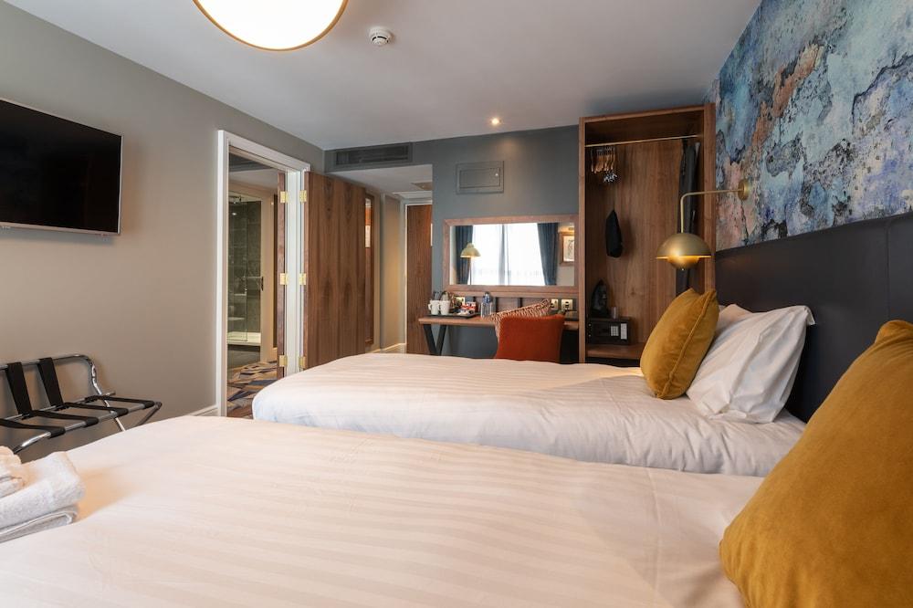 Keavan's Port Hotel