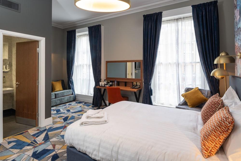 Keavan's Port Hotel