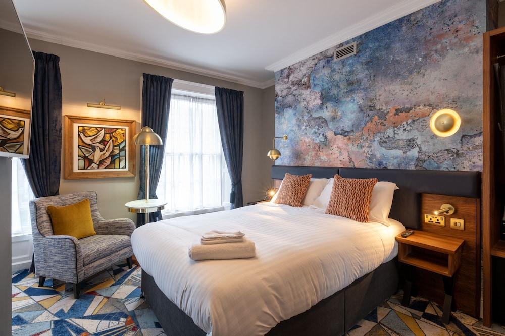 Keavan's Port Hotel