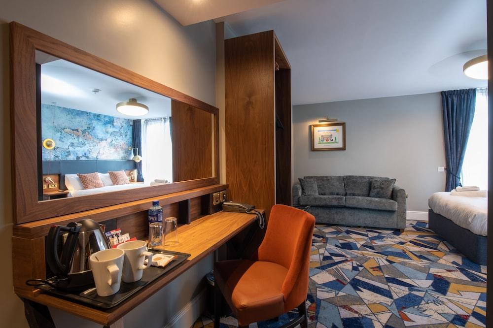 Keavan's Port Hotel