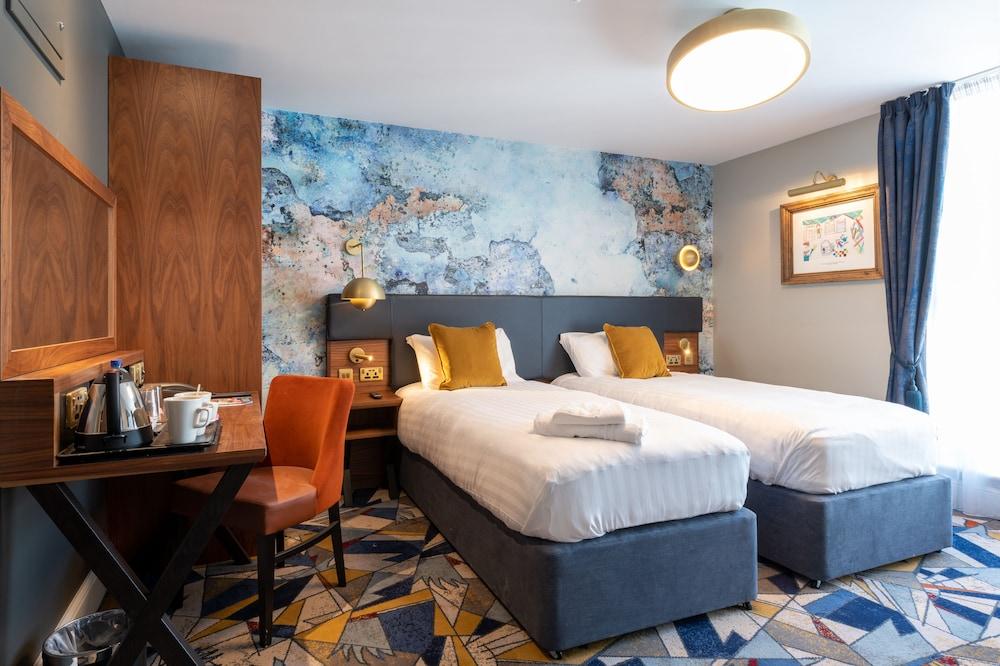 Keavan's Port Hotel