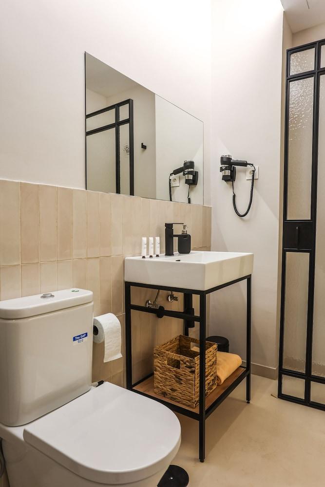 Mythic Boutique Bed & Breakfast