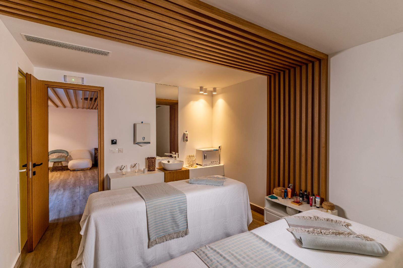 Cresanto Luxury Suites
