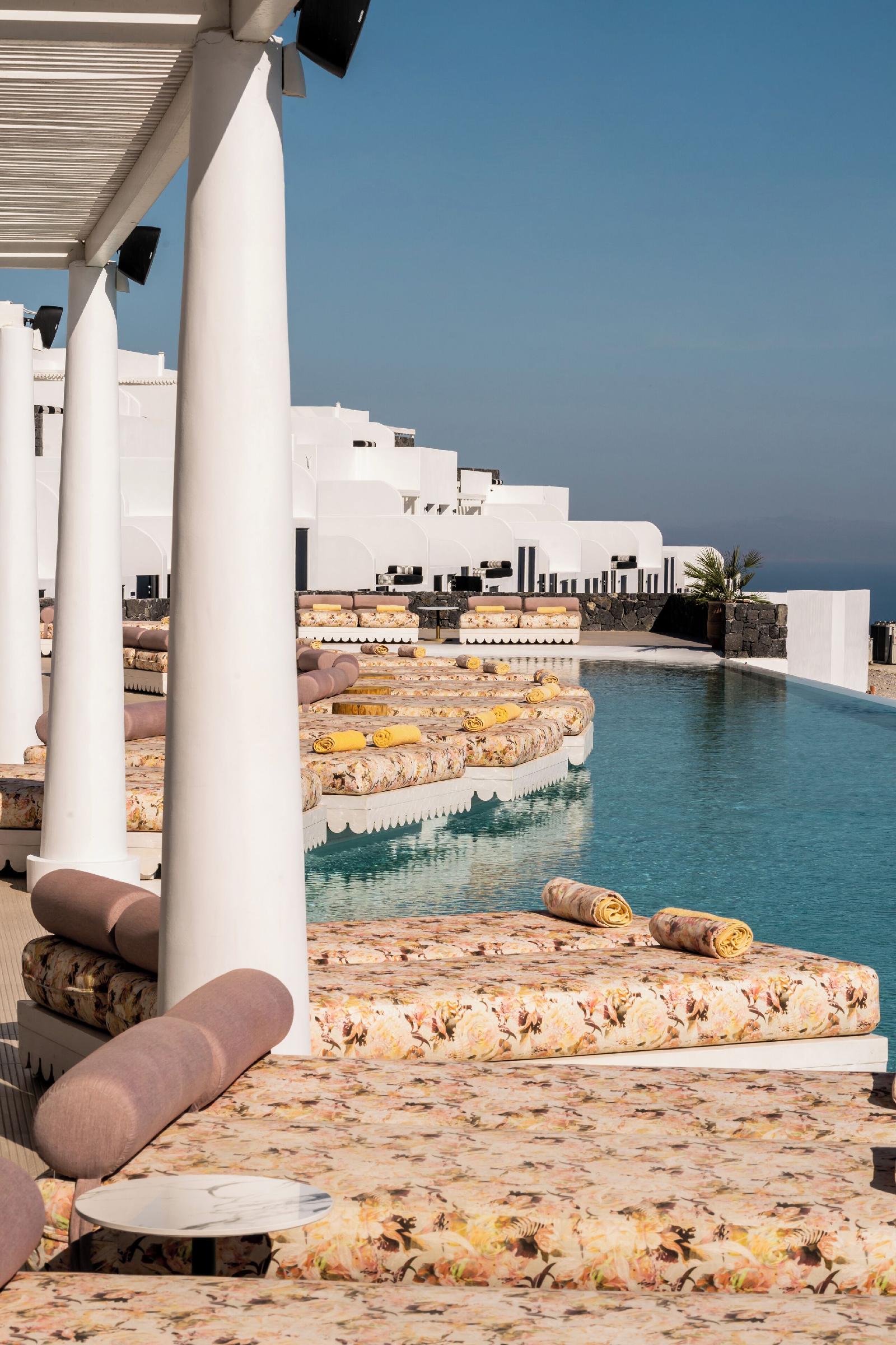 Cresanto Luxury Suites