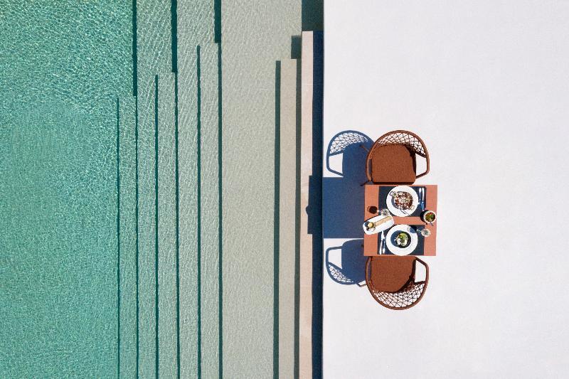 Elessa Hotel