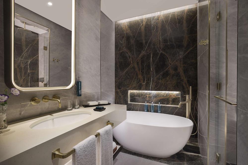 Embassy Suites by Hilton Dubai Business Bay