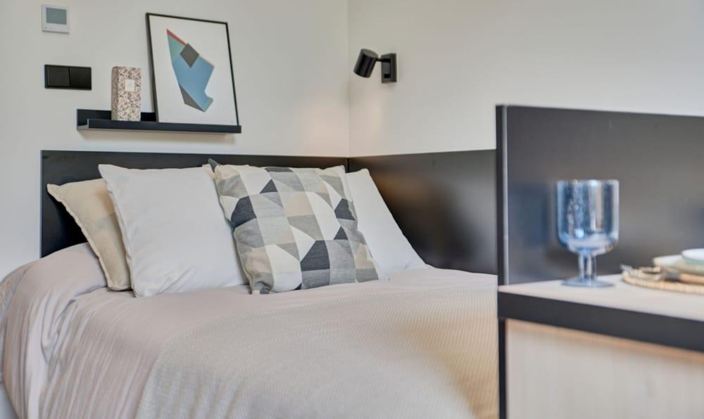 Estudios Y Habitaciones Modernas En Pamplona