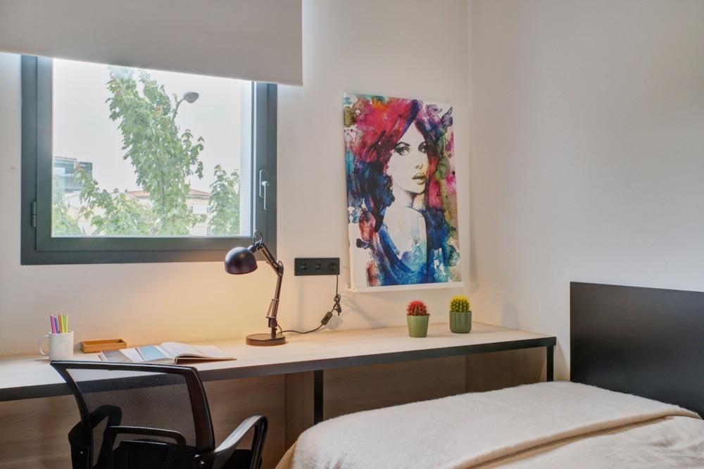 Estudios Y Habitaciones Modernas En Pamplona