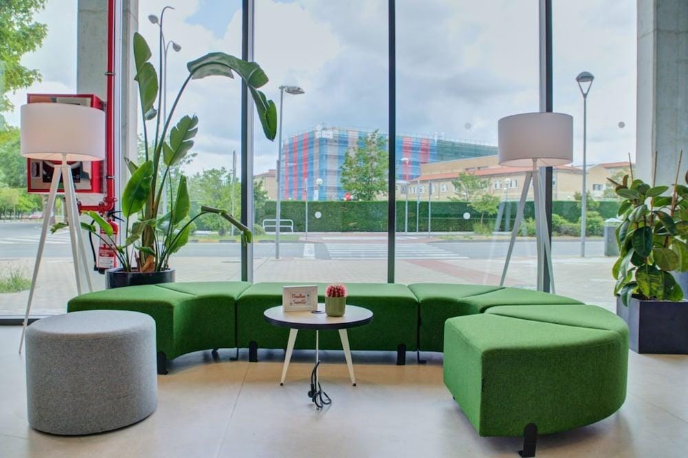 Estudios Y Habitaciones Modernas En Pamplona