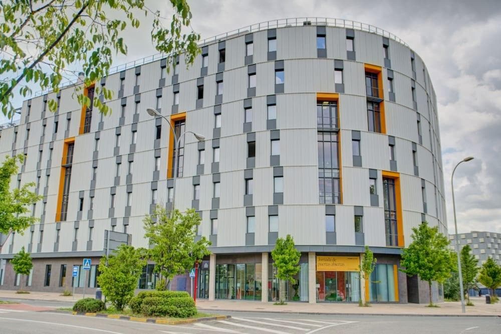 Estudios Y Habitaciones Modernas En Pamplona