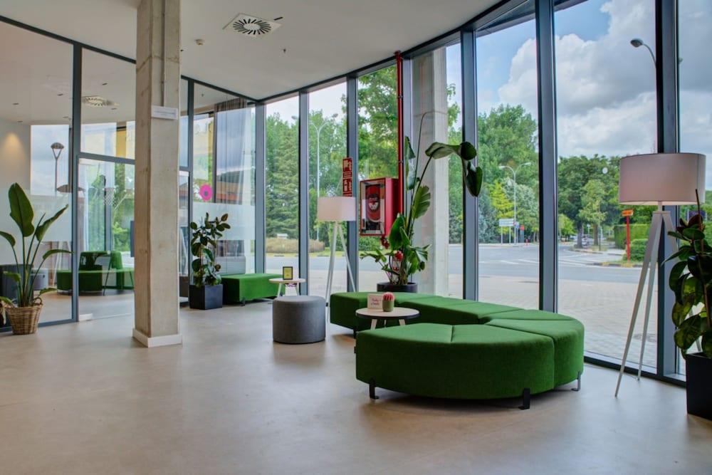 Estudios Y Habitaciones Modernas En Pamplona