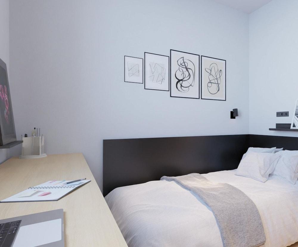 Estudios Y Habitaciones Modernas En Pamplona
