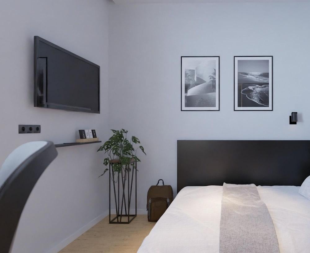 Estudios Y Habitaciones Modernas En Pamplona