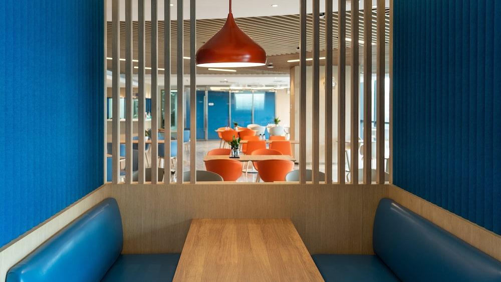 Holiday Inn Express Yangjiang City Center