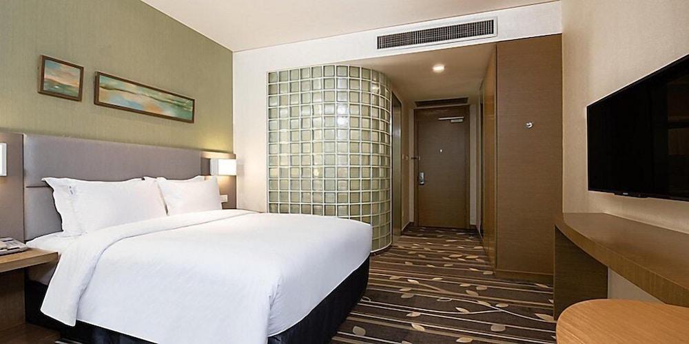 Holiday Inn Express Chongqing Airport Zone