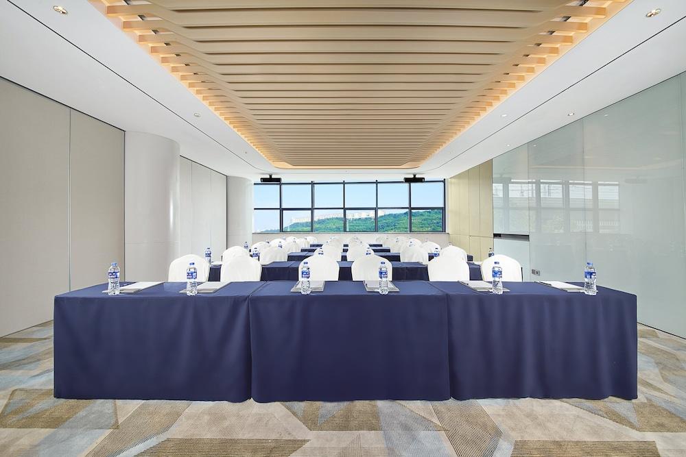 Holiday Inn Express Chongqing Airport Zone