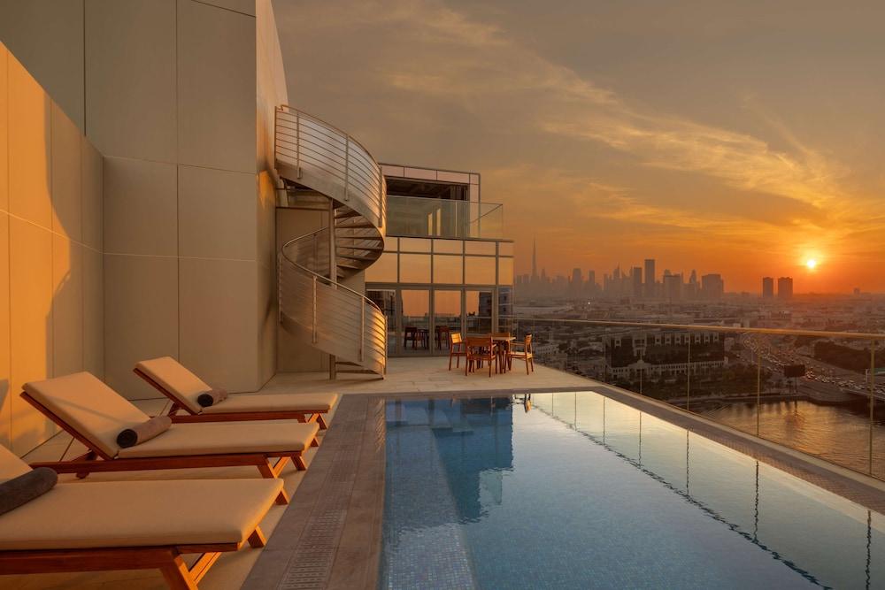 Hilton Dubai Creek Residences