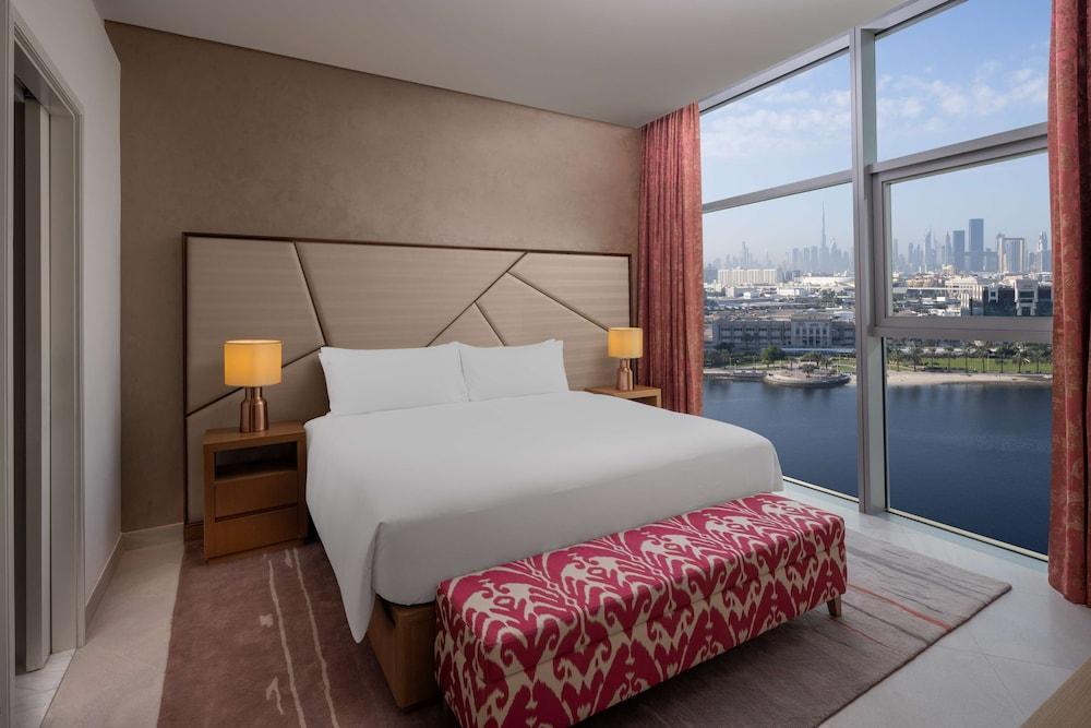 Hilton Dubai Creek Residences
