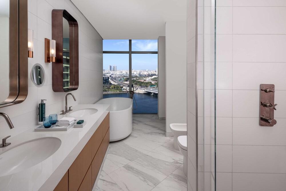 Hilton Dubai Creek Residences