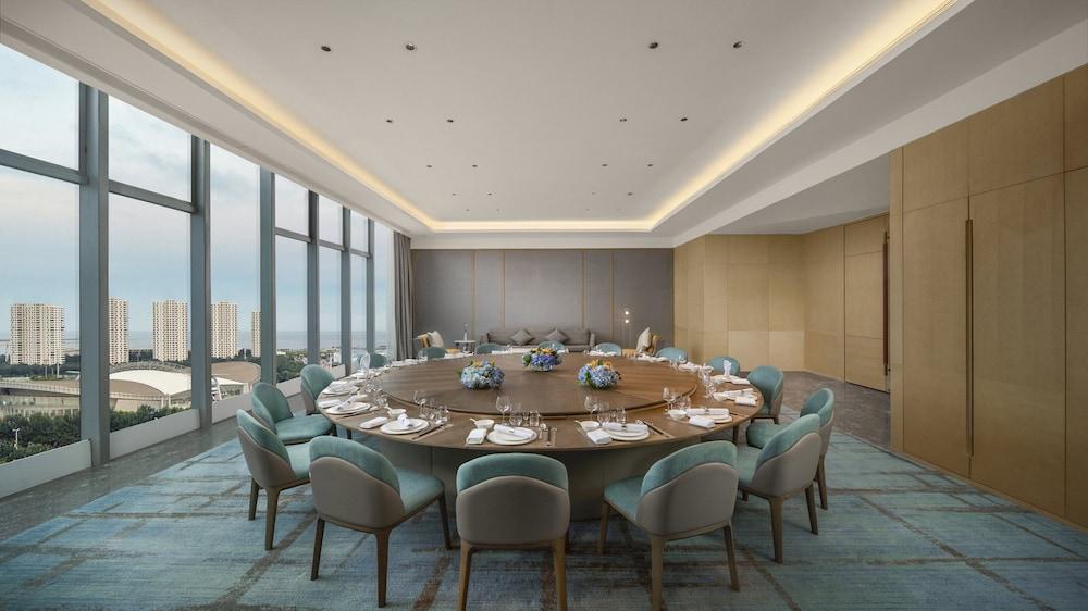 Holiday Inn Qinhuangdao Haigang