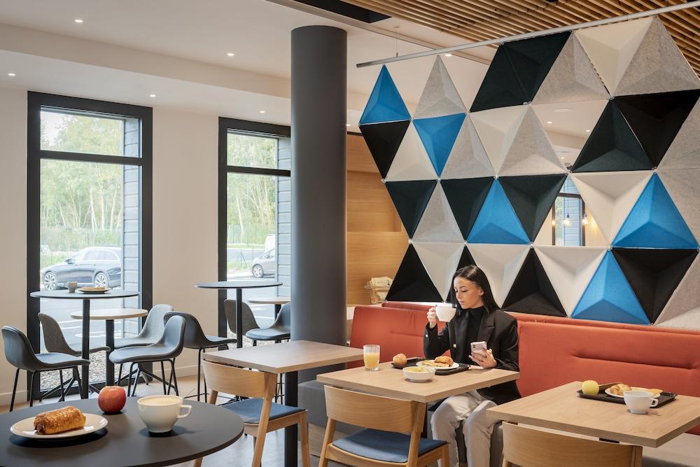 hotel Holiday Inn Express Marne La Vallee Val D Europe, An Ihg Hotel 