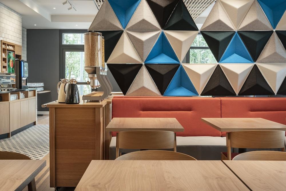 hotel Holiday Inn Express Marne La Vallee Val D Europe, An Ihg Hotel 