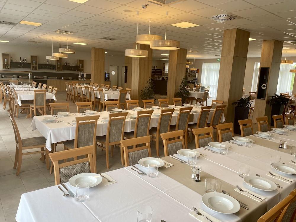 Gyirmot Sport & Wellness Hotel
