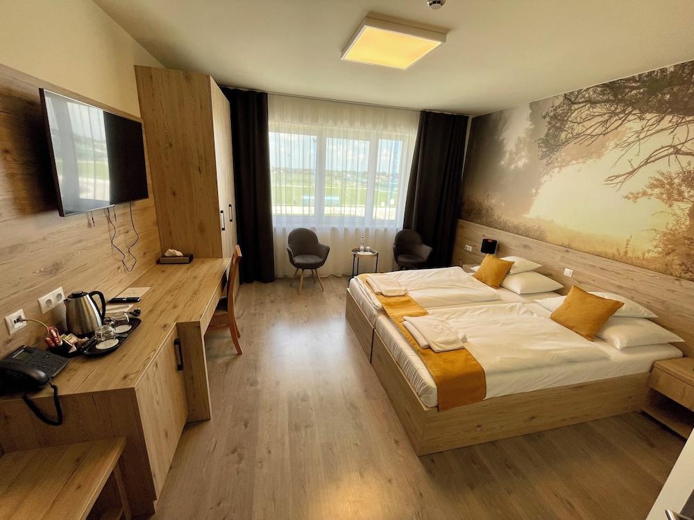 Gyirmot Sport & Wellness Hotel