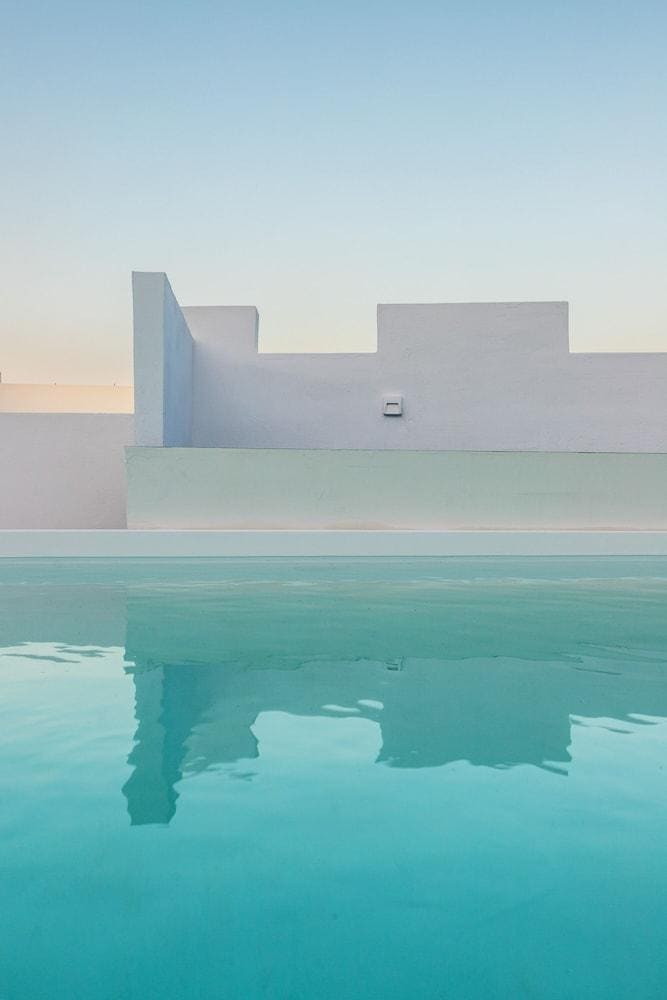 Voca Hotel & Suites