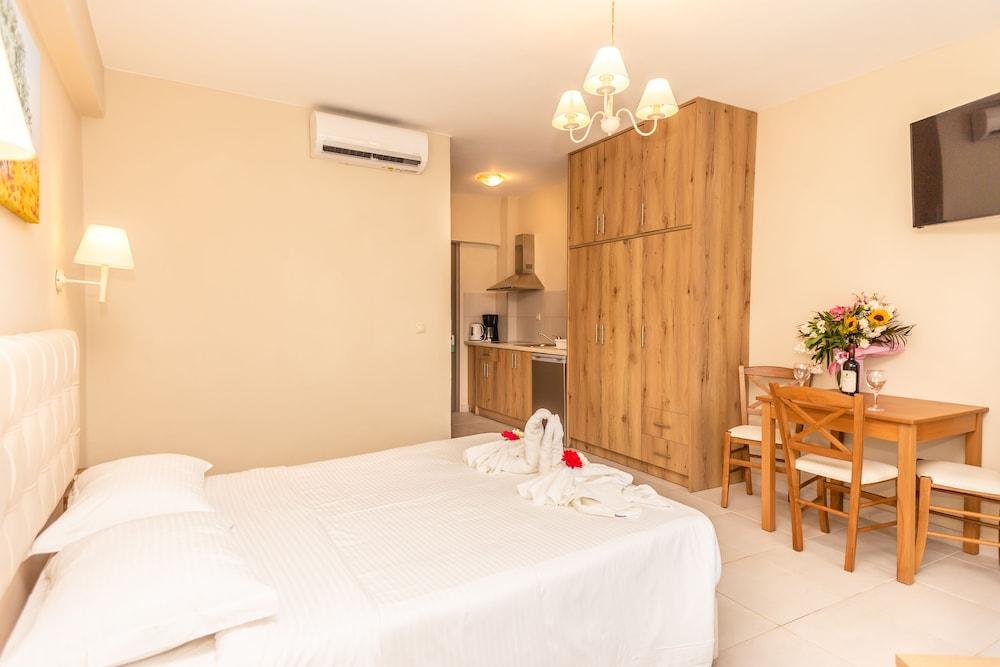 Robolla Beach Apart Hotel