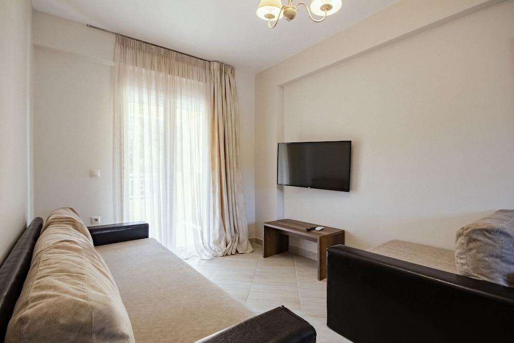 Robolla Beach Apart Hotel