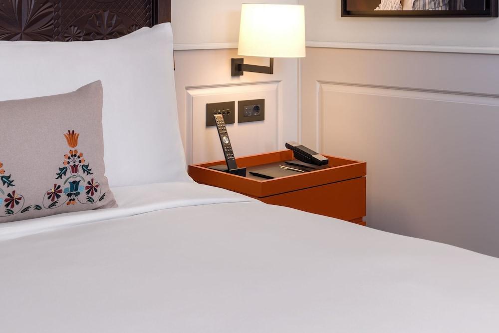 Dorothea Hotel Budapest, Autograph Collection